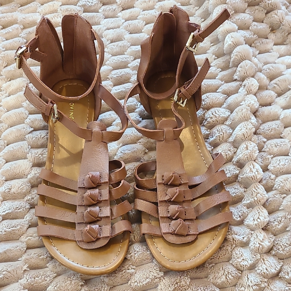 Covington Women's Tan Sandals